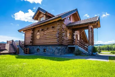 Log Home Mountain Mama - Charming Wooden Cottage with Wellness Amenities