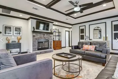 Image de Brand New On The Water With Hot Tub, Shared Boat Dock & 7. 5 Miles To Rocker B!