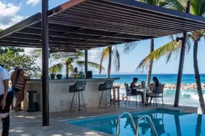 Image de 2-bedroom 3 bath beachfront resort. Free Restaurant Breakfast, Airport Transport