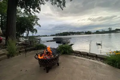 Cozy 1-bedroom apartment @ Hamilton Lake with lake access and boat pier