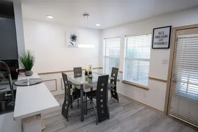Image de Luxury Dfw Airport Townhouse 3 Bedroom