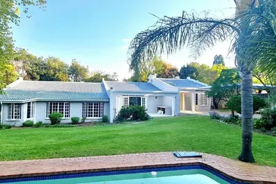 Image de Charming, modern house with WiFi in Randburg