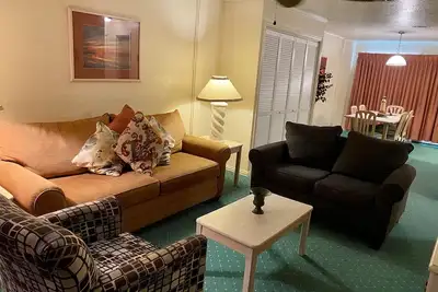 Image de Beachfront Two Bedroom Condo with a Pool/2 nights or 7 nights. Pet friendly!