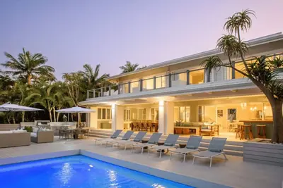 Image de Luxury 6-bedroom house in Zinkwazi with lagoon frontage, sea views and beach