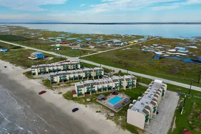 Image de Beachfront Two Bedroom Condo/Pool/2 night or 7 night/Pet Friendly!