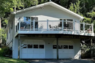 Image de 3 Bedroom home w/ lake and mountain views near skiing, and cultural attractions!