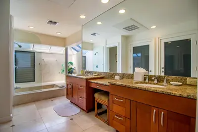 Image de Kapalua Bay Villa 19b2 Gold Oceanfront 2 Bedroom
