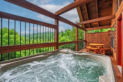 Image de View-Location-Hot Tub-2 Fireplaces-Jacuzzi-Arcade
