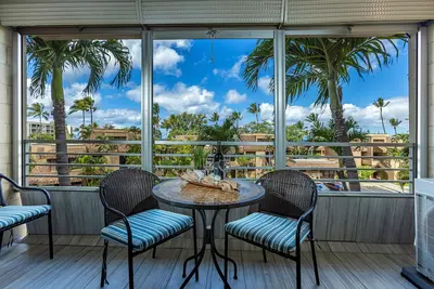 Image de Remodeled to impress, Modern design, island vibe