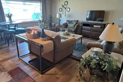 Image de Welcome Home-Presented by GiGi\n\n