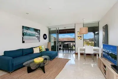 Image de Stunning pool views from luxury apartment!