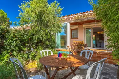 Image de Bel appartement pour 4 personnes avec Wifi, climatisation, piscine, Tv et terrasse