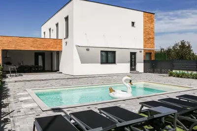 Image de Belle maison à Rokovci avec sauna