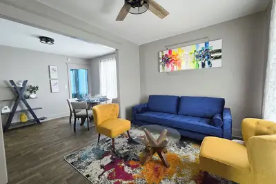 Image de Cozy 2-Bedroom Apartment with Office Space Near Wynn Hospital & Utica University