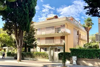 Image de Bizzarri Residence, Three-room ground floor apartment with garden