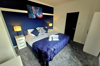 Image de Cozy House in Bridgwater - Sleeps 6 - Long stays