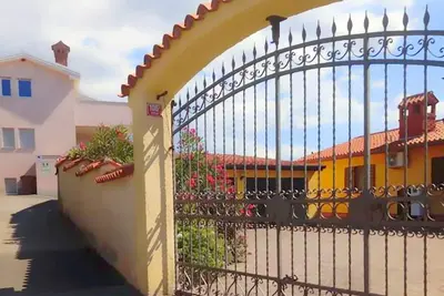 Image de Bel appartement à Dekani avec WiFi