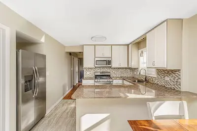 Image de Gorgeous 3-bedroom apartment in Jefferson Park, Chicago