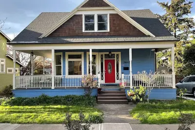 Image de Charming 2-bedroom in historic home