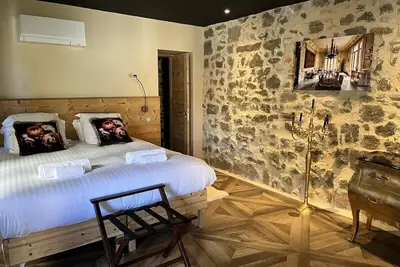 Image de Le 19 - Chambre Chapelle 43m2 | Centre Historique | Clim