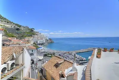 Image de Appartamento Enos: A graceful apartment in a quiet position, situated at a short distance from the Cathedral of Amalfi, with Free Wi-Fi.