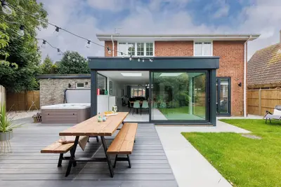 Image de Coastal Retreat for 10 with Hot Tub