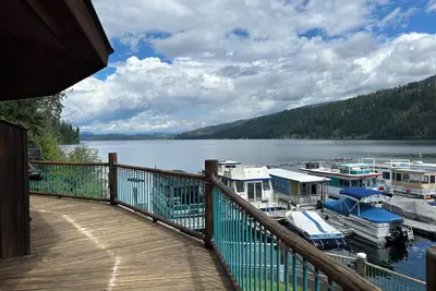 Image de Lakefront Lodging at a Marina in Beautiful Cavanaugh Bay on Priest Lake