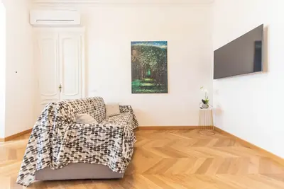 Elegant, central and spacious apartment Turin near Politecnico and Ogr