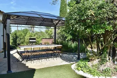 Image de Beautiful Provencal Villa on one Level - Walking to the Village - 12 People