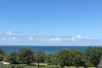 Image de Appartement magnifique vue mer, 200 metres plage parking box ferme, local velos.