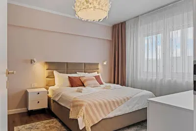 Image de Cozy 2 Bedroom apartment - 2 Bathrooms - Parking