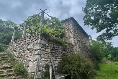 Image de Mas éco rénové autonome dans une petite vallée sauvage en Cévennes.