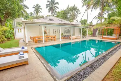 Image de Stylish family villa with chef, close to beach
