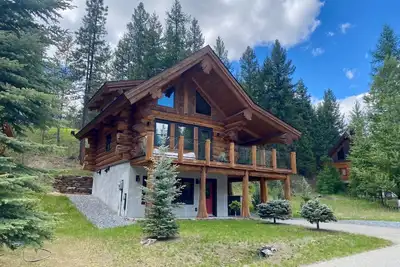 Image de New and modern cozy cabin near Kimberly!