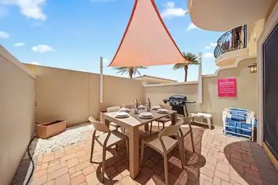 Image de 2br Townhome w/ Balcony! *near Aruba beaches*