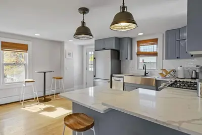 Image de Renovated Water Haus ⎥ +8 beds ⎥ Historic Waterfront\n\n