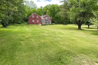 Image de Begin your “Great Escape” in our charming country home! 3 bedrooms w/WiFi & Ac