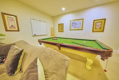 Image de Hot Tub, Pool & Ping Pong Tables w/ Backyard & Bbq