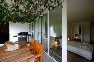 Image de ViDa: Unique 3br Apartment with Fireplace & Garden