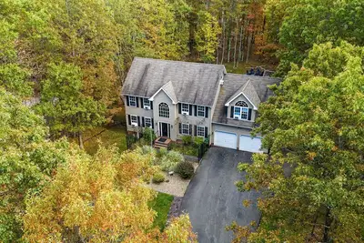 Image de Mohawk Kudil in Poconos! Njoy Your spring with Hot Tub, Private Pool & Game Room