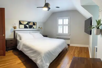 Image de Family-Friendly 1950s Cape Cod Retreat