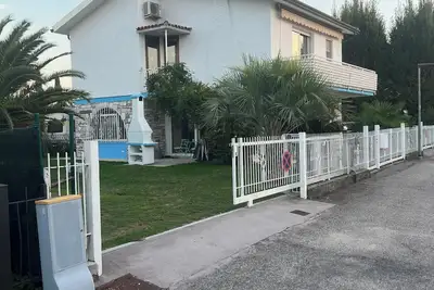 Image de Fewo am Gardasee in Einem Freistehenden Haus, Gartenprivatnutzung, 80m zum See