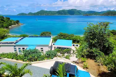 Image de Beachfront 5 Bedroom Villa–Pool, Solar, Private