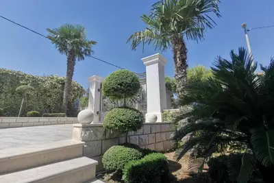 Image de Apartments White House - Two Bedroom Apartment with Balcony and Sea View 2