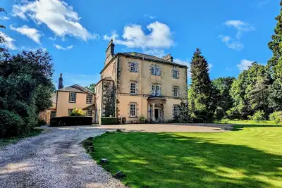 Image de Powis East is a piece of Scottish history, built in 1746 nestled in nature\n