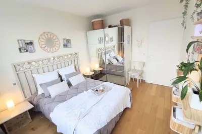 Image de Bel appartement de 2 pièces Paris La Défense vue sur Tour Eiffel