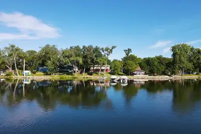 Image de Winter getaway! Fishing • Winery • Skiing