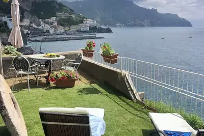 Image de Exclusive abode overlooking the sea just minutes from the center of Amalfi.