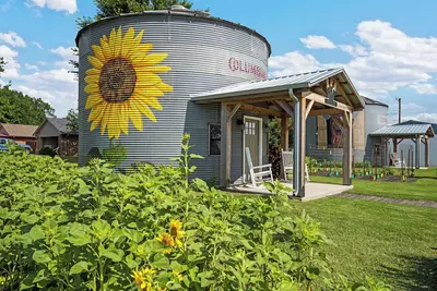Image de The Painted Silos - The Sunflower Bin. Elgin, Ft Sill and Lawton areas.