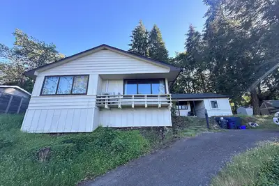 Image de Spacious 5-bedroom house with Ac, WiFi in welcoming south Eugene neighborhood.